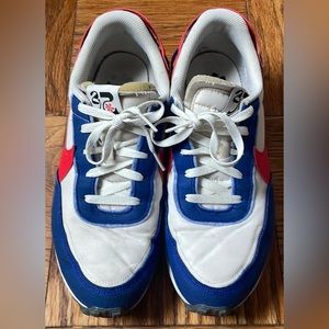 Nike Men’s Waffle Debut Swoosh Shoe Size US 10.5